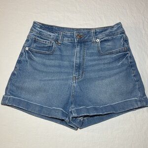 American Eagle Outfitters Women's Roll Cuff Medium Wash Mom Shorts Size 2 EUC